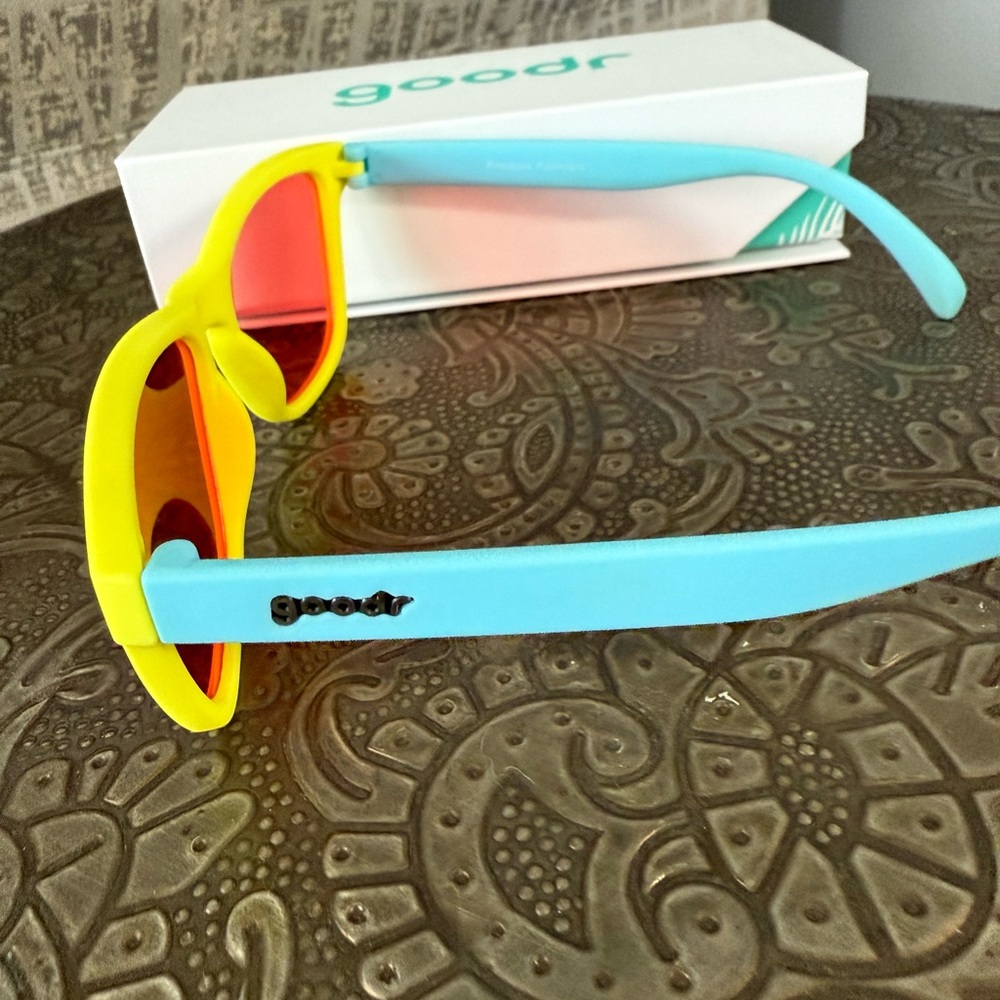 Goodr Pineapple Painkiller OG Sunglasses - Picture 4 of 5